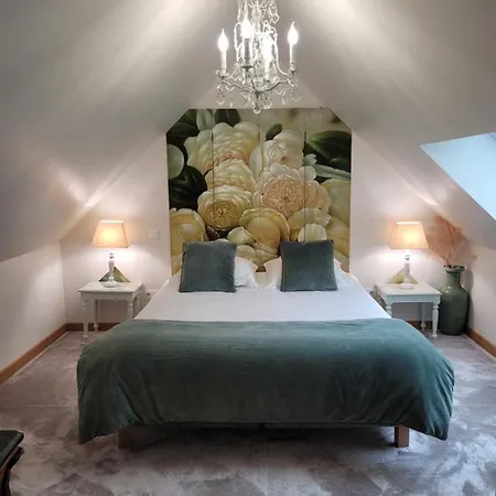 Au Chant Des Oiseaux 3*