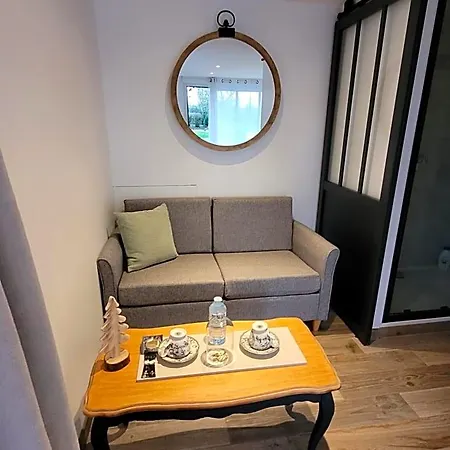 Au Chant Des Oiseaux Bed & Breakfast 3*