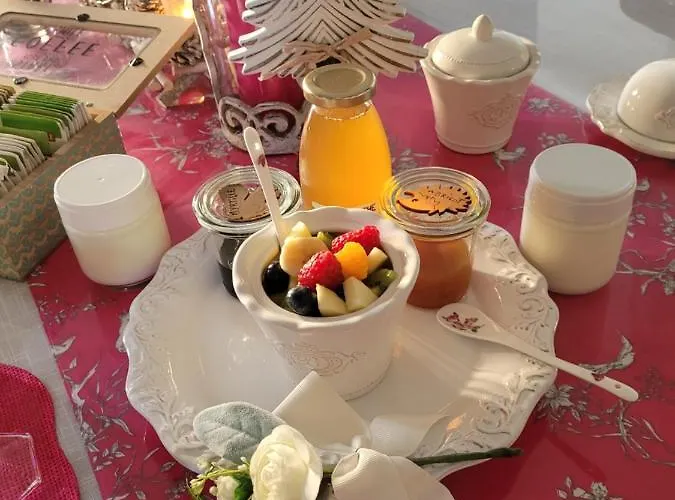 Au Chant Des Oiseaux Bed & Breakfast