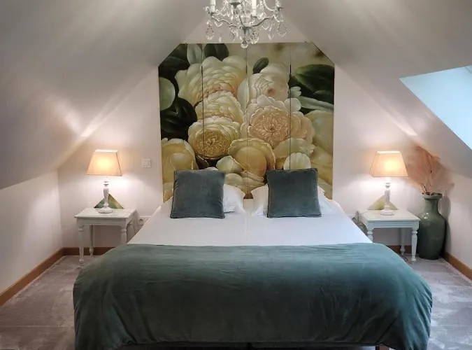 Au Chant Des Oiseaux 3*